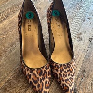 GUESS Leopard-Print Pointed Pumps in Brown and Black